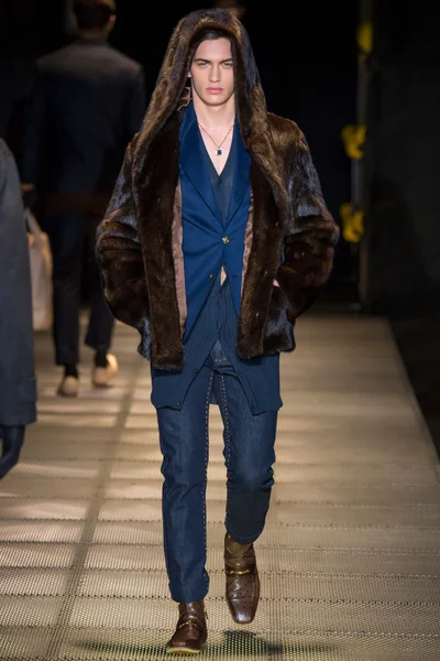 Look 33
